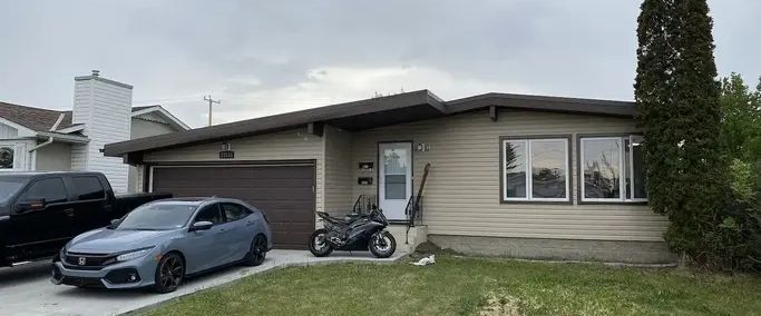 Renovated Two Bed/One Bath Basement Suite - 1050 sq ft - Huge Yard w/ Firepit | 13512 81 Street Northwest, Edmonton - Photo 1