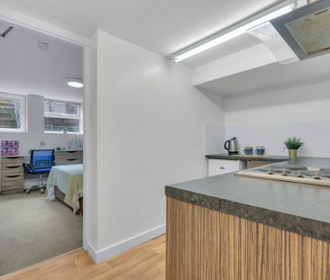 32 BRUDENELL AVENUE Leeds - LS6 1HD - Photo 5