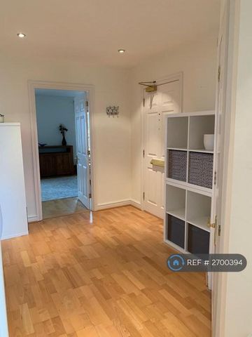 1 bedroom in a flat share to rent - Photo 5