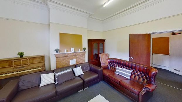 9 bedroom house to rent - Photo 1