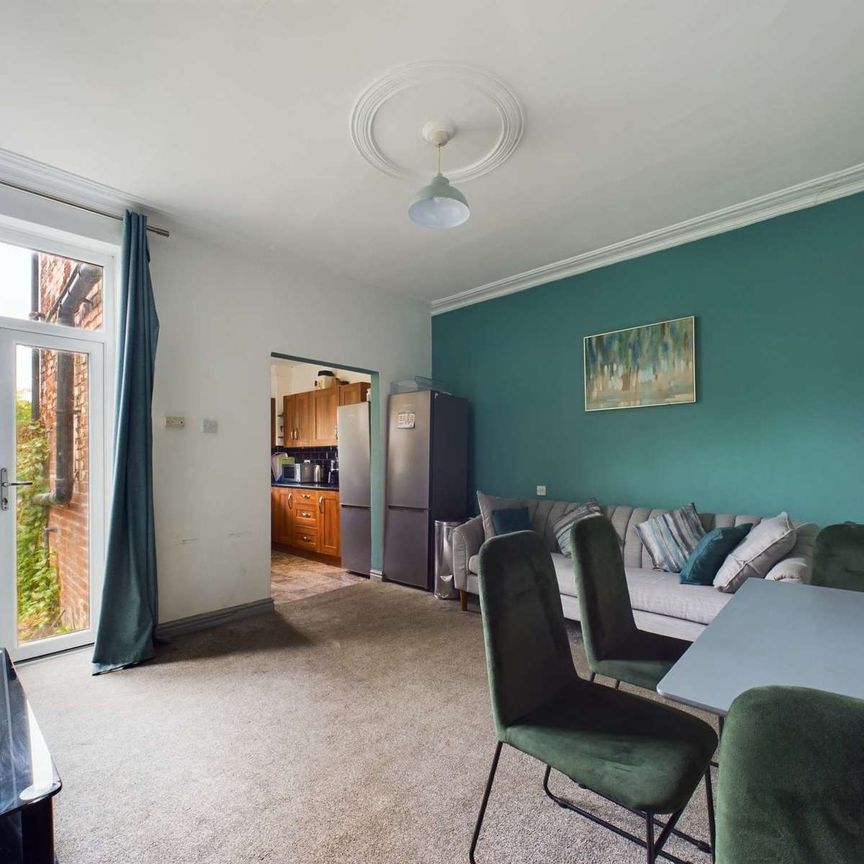 Maxwell Way Room 3 - Photo 1