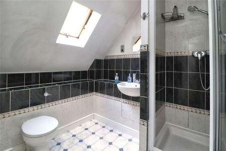 Woking, Surrey, GU22 - Photo 2