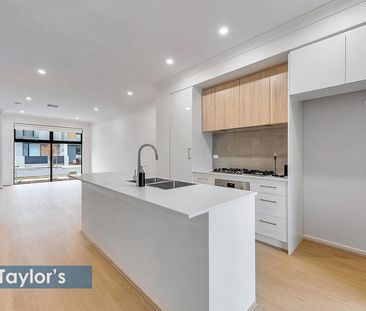 STYLISH BRAND-NEW HOME OFFERING MODERN COMFORT & EASY LIVING - Photo 3