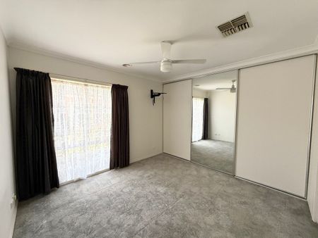 Quality Townhouse ~ Central Location - Photo 2