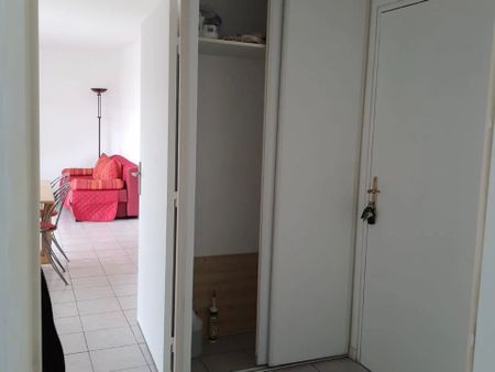 Location Appartement 2 pièces 51 m2 à Moissy-Cramayel - Photo 2