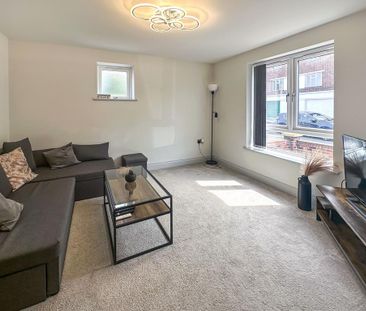 4 bedroom semi-detached house to rent - Photo 5