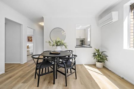 Thoughtfully Laid-Out Northern Brilliance - Photo 2