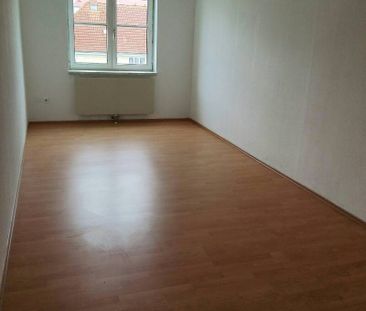 Helle 3 Zimmer Wohnung mit zugehörigen Stellplatz - Foto 1