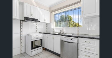 ENTRY LEVEL APARTMENT IN PRIME FAIRFIELD LOCATION - Photo 3