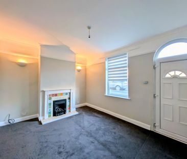 2 bedroom terraced house to rent - Photo 2