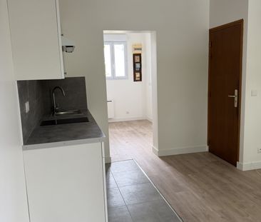 Location Appartement 1 pièce 22m² ST MAUR DES FOSSES 94210 - Photo 3