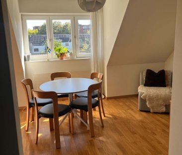 Heimelige 2-Zimmerdachwohnung in Seebach - Photo 2