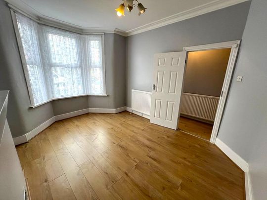 4 bedroom terraced house to rent - Photo 1