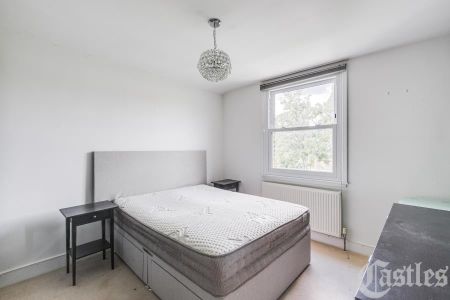 3 bedroom flat to rent - Photo 4