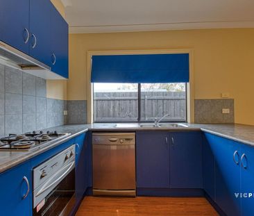 Spacious Family Living in Prime Beaconsfield Pocket - Photo 6