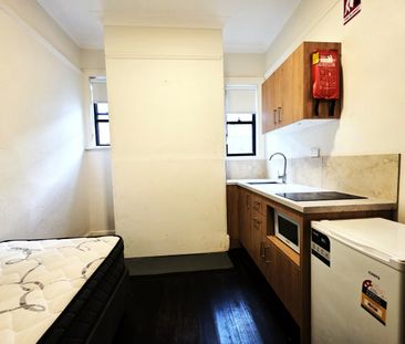 Fully Furnished Studio in the Heart of Petersham - Photo 2