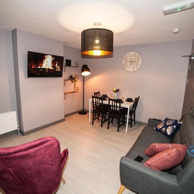 1 bedroom in a house share to rent - Photo 1