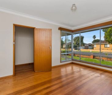 49 Grieve Parade, Altona. - Photo 2