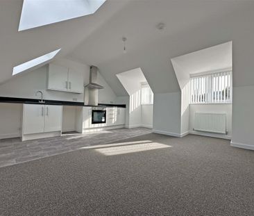 1 bedroom Flat to rent - Photo 4