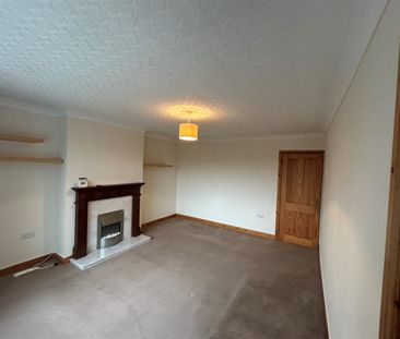 2 bed semi-detached bungalow to rent in Birks Avenue, Sheffield, S36 - Photo 4