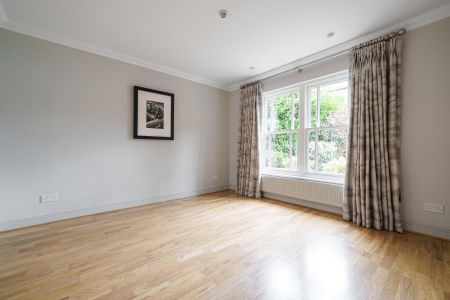 4 bedroom detached house to rent - Photo 3