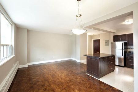 Royale Apartments - Photo 5