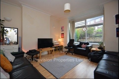 7 Bedroom Student Properties - Photo 1