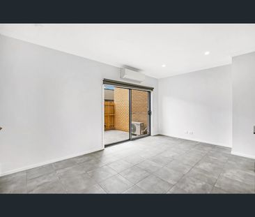 8/17 Welsummer Drive, Clyde North, Vic 3978 - Photo 6