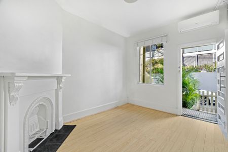 6 Douglas Street, Redfern - Photo 4