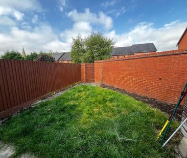 2 bedroom end of terrace house to rent - Photo 3