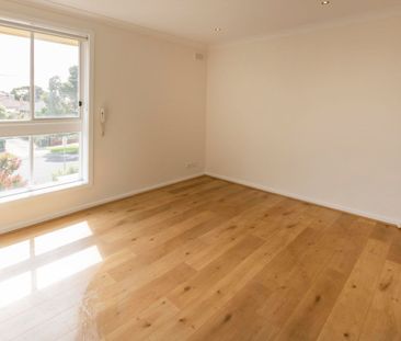 Refurbished 2 Bedroom Unit - Photo 2