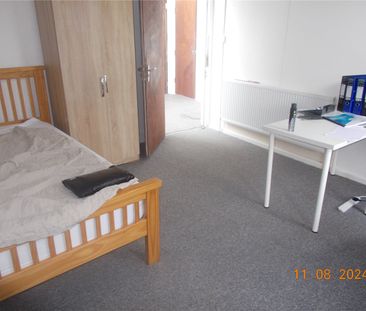 Student Properties to Let - Photo 4