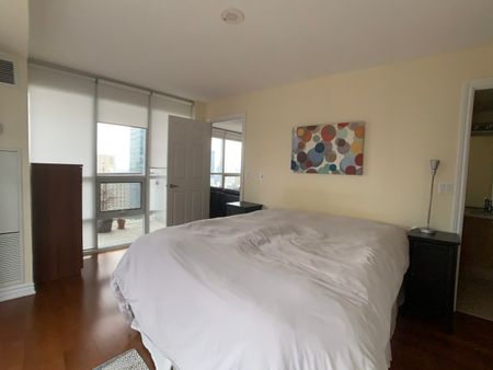 COLLEGE PARK PHASE II: Bay & College (761 Bay St) AD#1012902 - Photo 3