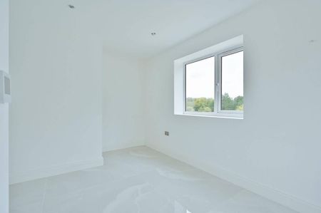 4 bedroom detached house to rent - Photo 5