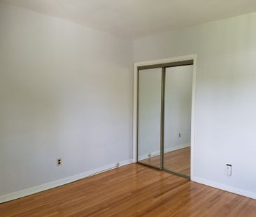 For Lease - 1316 Redbank Crescent, Oakville, Ontario - Photo 5