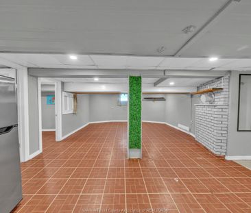 For Lease - 677 Marentette Unit# MAIN, Windsor, Ontario - Photo 5