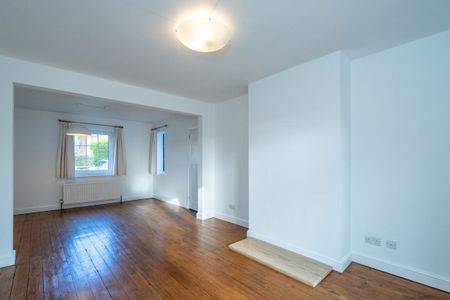 102, Kingsham Road, Chichester - Photo 2