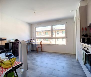 Sion, appartement de 2 pièces au coeur de St-Guérin, proche du cent... - Foto 4