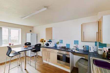 4 Bedroom House - Photo 4