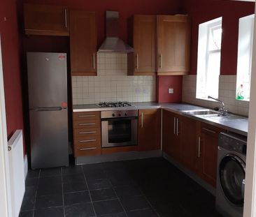 2 Bed Flat, Thicket Road, SE20 - Photo 3