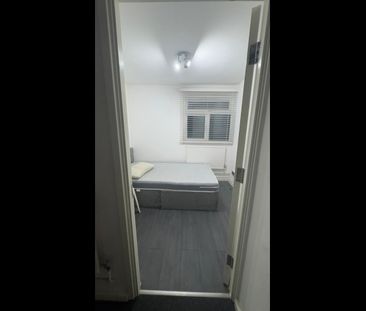 Room in a Shared Flat, Whardfale Court, E5 - Photo 6