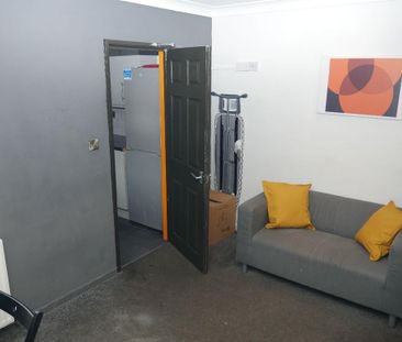 4 bedroom terraced house to rent - Photo 1