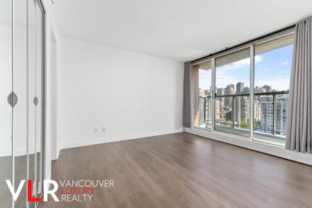 Condo in Downtown Vancouver, BC - Photo 5