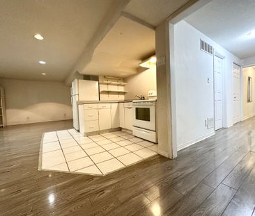 For Lease - 382 Elgin Mills Road, Richmond Hill, Ontario - Photo 2