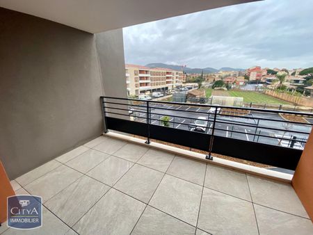 Location Appartement 1 pièce 18m² HYERES 83400 - Photo 5