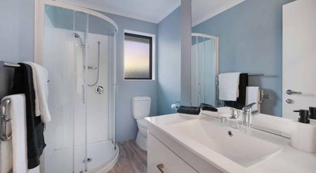 Three Bedroom Home - Photo 3