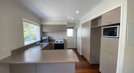 Cutie in Huia - Photo 2