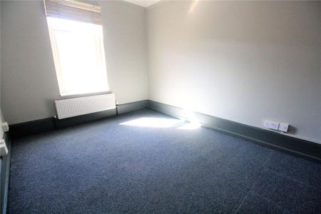 Property to rent - Photo 3