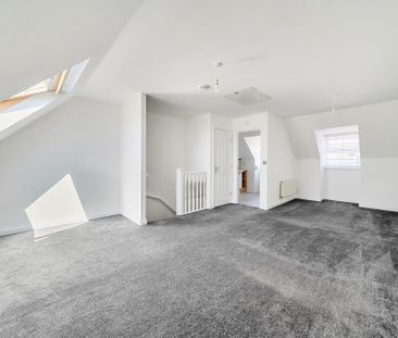 4 bedroom semi-detached house to rent - Photo 1
