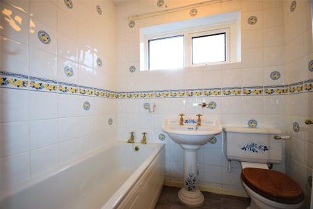 2 bedroom bungalow to rent - Photo 4